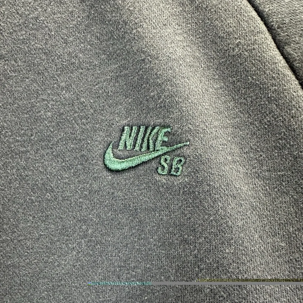 Nike SB Skateboarding Pullover Mens Large Blue Embroidered Crewneck Sweatshirt - Picture 2 of 11
